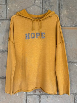 SUDADERA CON CAPUCHA “3 STARS”