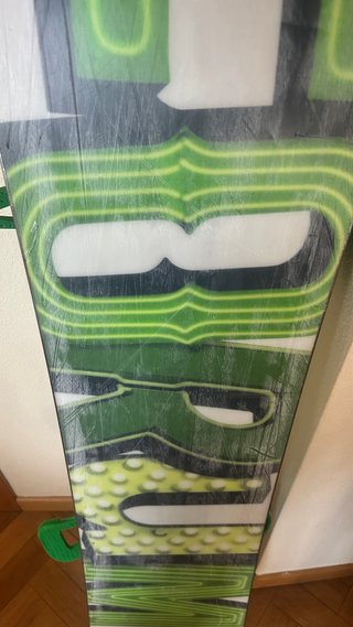 Tabla snow Forum Recon (con fijaciones Burton)