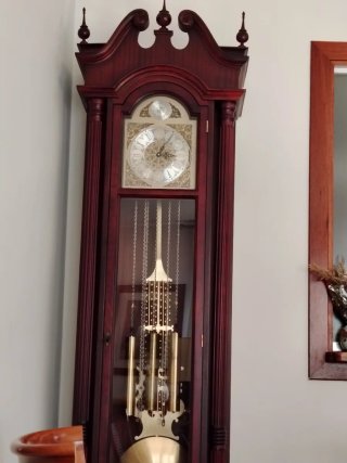Reloj de pie antiguo madera péndulo y pesas