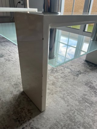 Mesa centro cristal y metal