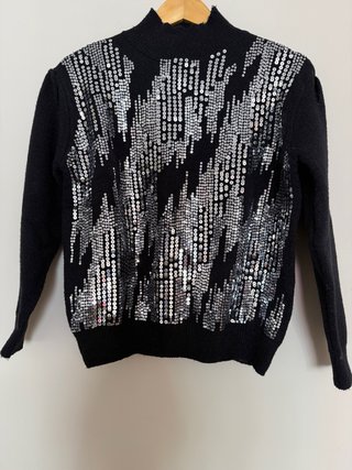 Jersey Negro con Lentejuelas Plateadas