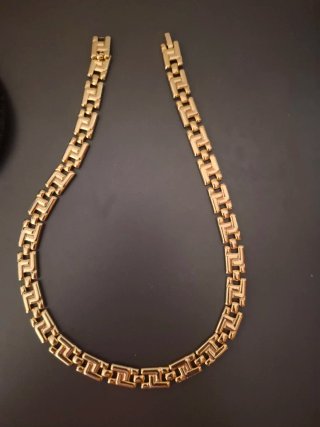 Gargantilla oro laminado .