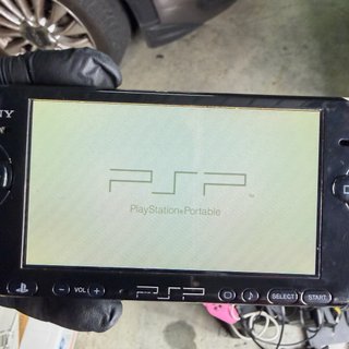 PSP 3004 Nera + Caricatore + Micro SD 2GB