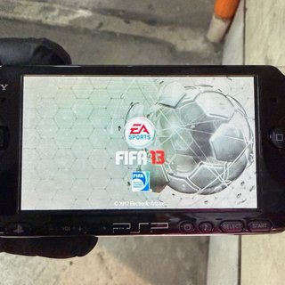 PSP 3004 Nera + Caricatore + Micro SD 2GB
