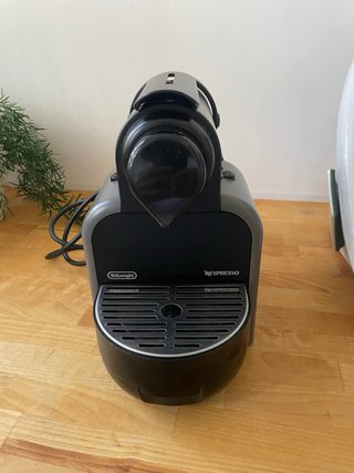 Cafetera Nespresso De'Longhi