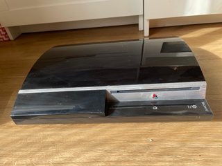 Playstation 3 con juego Buzz