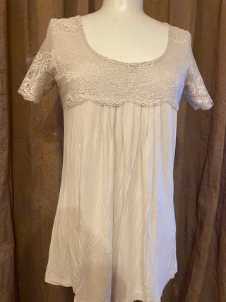 Casacca beige con inserti in pizzo