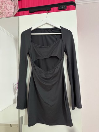 Vestido gris manga larga con escote cuadrado