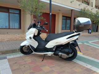 Scooter QJ MTX 125 con solo 1.800 km