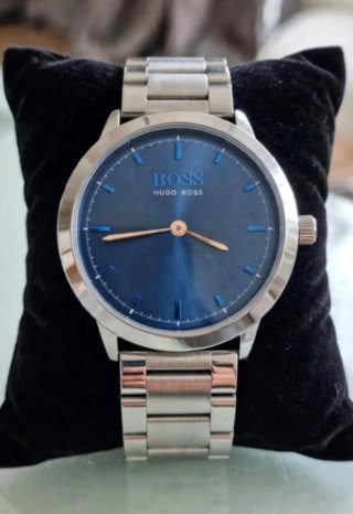 Reloj  Boss Azul y Plateado