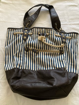 Bolso a rayas azul y blanco