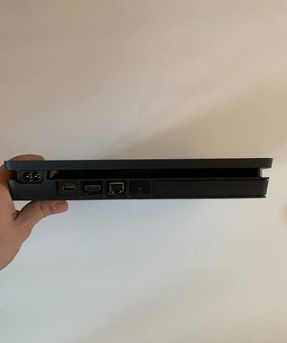 PlayStation 4 Slim con 5 Giochi