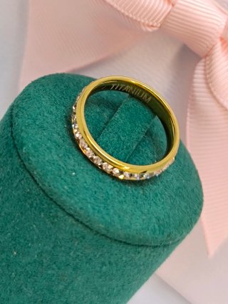 Anillo Titanium Dorado con Circonitas