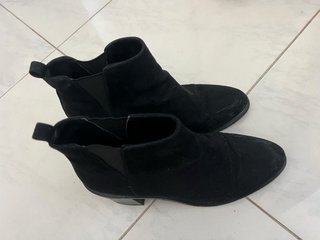Botines negros Stradivarius