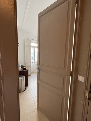 Puerta de madera grande