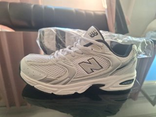 Zapatillas New Balance 530 Blancas y Plateadas