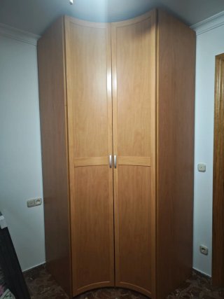 Armario esquinero de Madera
