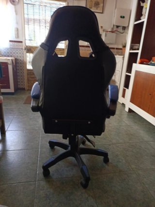 Silla Gaming Gizzia Negra y Azul.Sin uso.