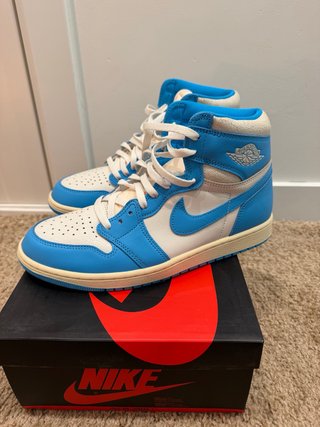 Air Jordan 1 Retro High OG UNC Toe