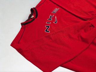 Sudadera Nike Vintage Roja Estilo Y2K / Retro