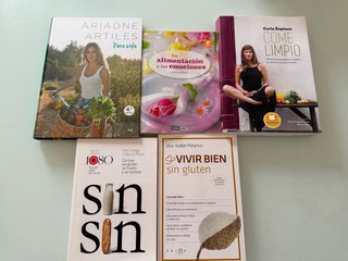 Colección de libros sobre alimentación sana.
