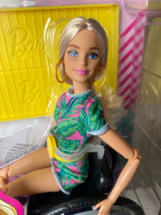 Barbie Movimento Senza Limiti con Sedia