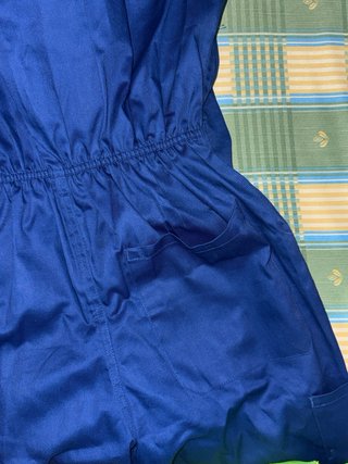 Mono de trabajo azul