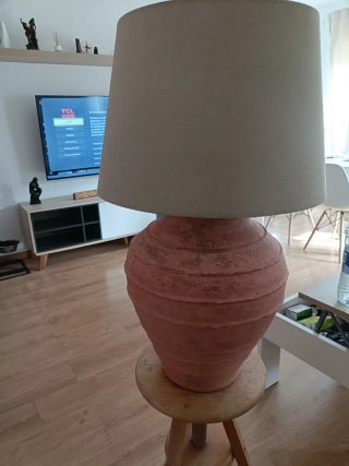 Lámpara de terracota artesanal