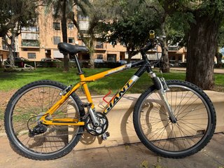 Bicicleta de montaña Giant Boulder – talla S, alum