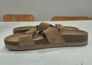 Sandalias de dos hebillas color arena