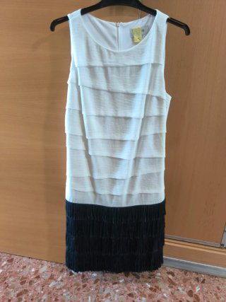 Vestido de fiesta con flecos
