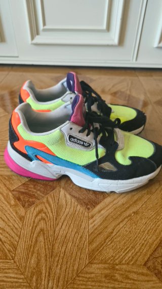 Zapatillas Adidas Falcon W Rosa y Amarillo