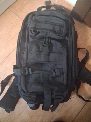 Mochila Táctica Negra con Correas Militar