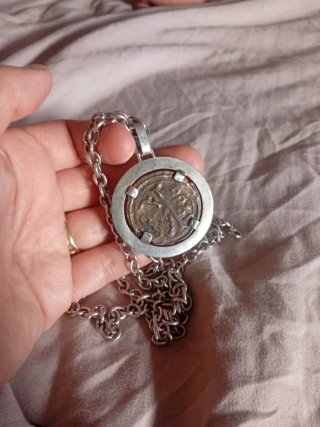 Colgante de Plata con Moneda Antigua