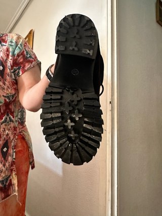 Botines negros con cordones