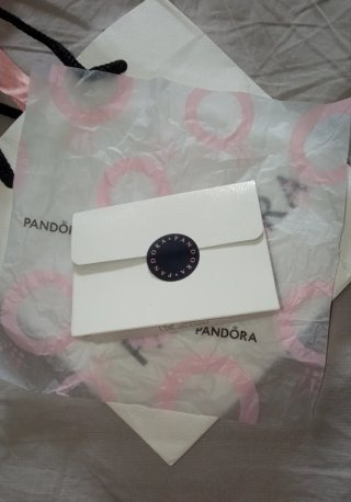 Caja y papel Pandora