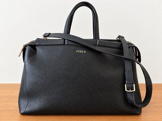 Bolso Furla Negro con Bandolera