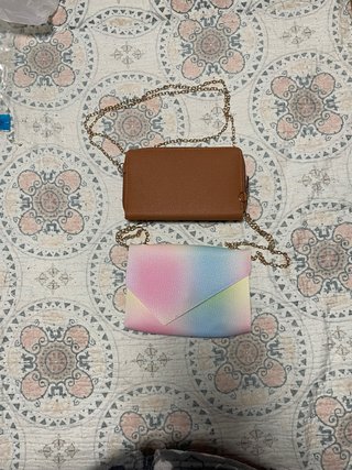 Lote 2 bolsos cadena marron y multicolor