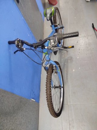 Bicicleta de 24 pulgadas azul
