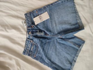 Pantalón corto Stradivarius azul talla 38 nuevos