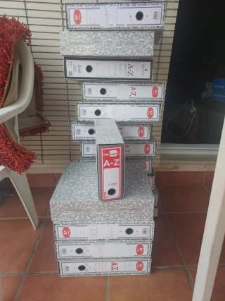 Lote de 15 Archivadores AZ y uno pequeño. Urge