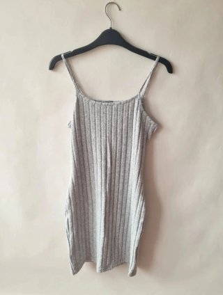 Vestido gris de tirantes