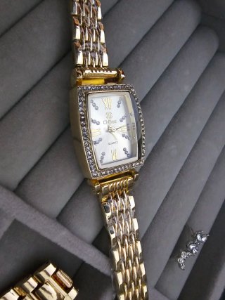 Reloj Dorado
