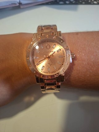 Reloj Dorado