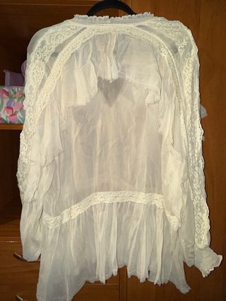 Blusa Zara Beige Talla XL Volantes Encaje