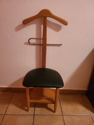 Perchero con asiento