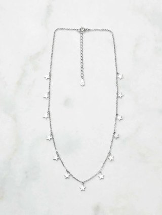 Collar plateado con estrellas