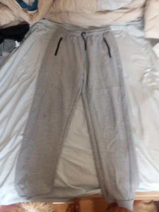 Pantalones Deportivos Grises