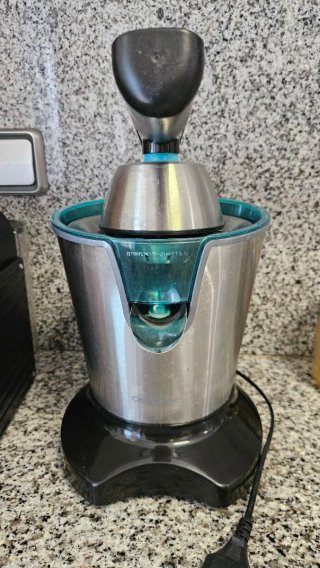 Cafetera Nespresso Krups + Regalo y Exprimidor