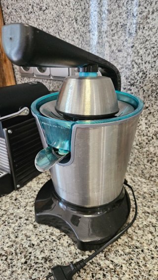Cafetera Nespresso Krups + Regalo y Exprimidor
